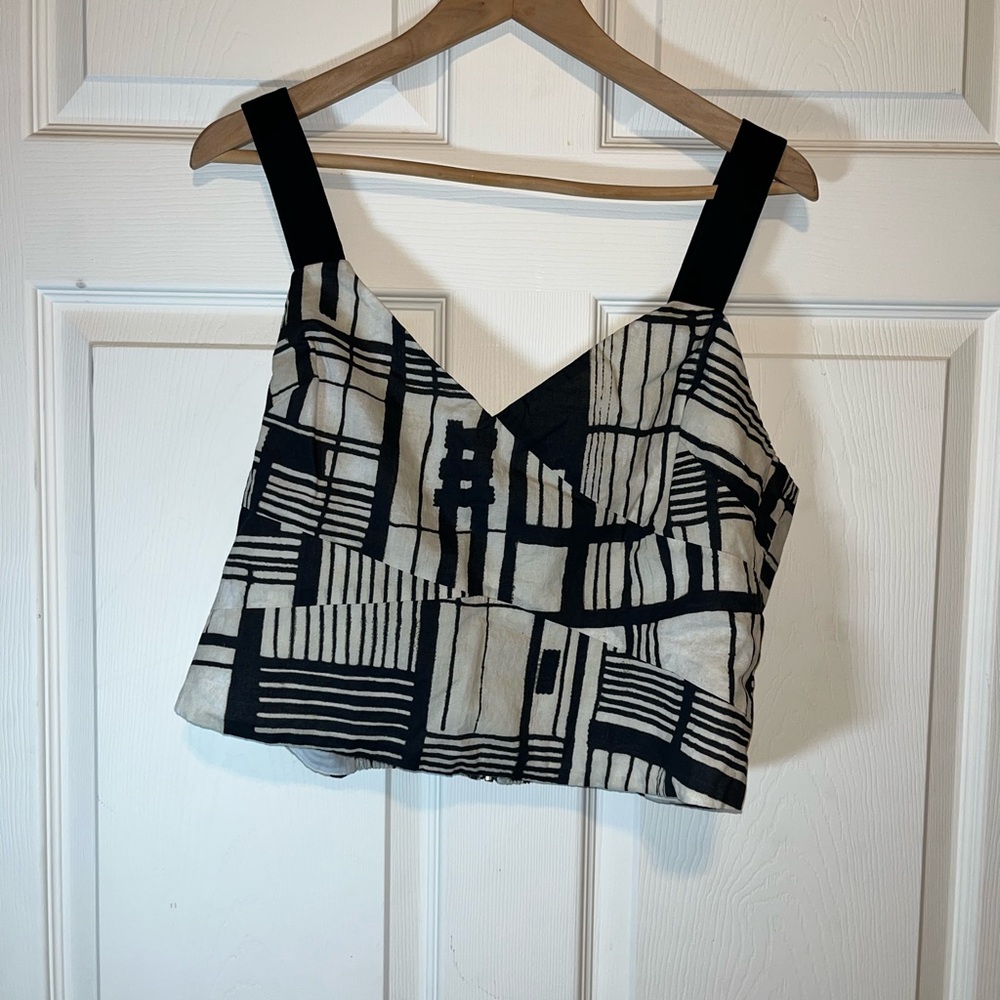 DKNY Black and White Patterned Crop Top